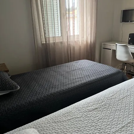 Double With Pool Homestay Caxias